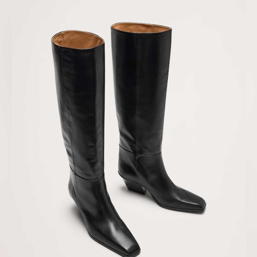 NWOB Banana Republic Italian Leather Knee High Black Boots Sz 6.